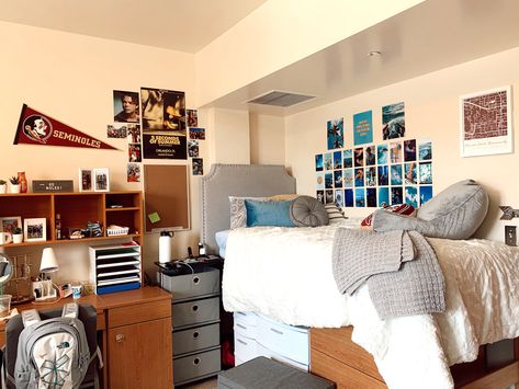 Fsu Dorm Room Ideas, Fsu Dorm Room, Cofc Dorm, Fsu Dorm, Dorm 2023, Romanticizing College, Single Dorm Room, Collage Dorm Room, College Dorm Room Inspiration