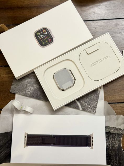 Apple Watch Ultra Aesthetic, Apple Watch Unboxing, Smart Watch Apple, Apple Watch Ultra, Memes Status, Watch Ultra, Ipad Iphone, Twitter Update, Hip Hop Music