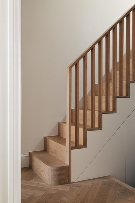 Modern Stairs With Runner, Staircase Wood Paneling, Stairs Wood, Walnut Staircase, Light Oak Staircase, Stair Banister Ideas, Banister Ideas, Wooden Stair Handrail, Victorian Stairs