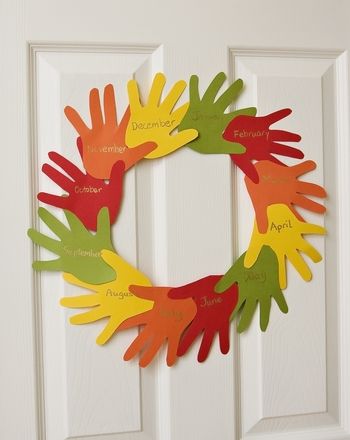 Activities: Make a "Handy" Thanksgiving Wreath http://www.education.com/activity/article/Handy_thanksgiving_wreath/ Thanksgiving Crafts For Toddlers, Easy Thanksgiving Crafts, November Crafts, Fun Fall Crafts, Thanksgiving Art, Thanksgiving Crafts For Kids, Thanksgiving Wreath, Daycare Crafts, Fall Crafts For Kids