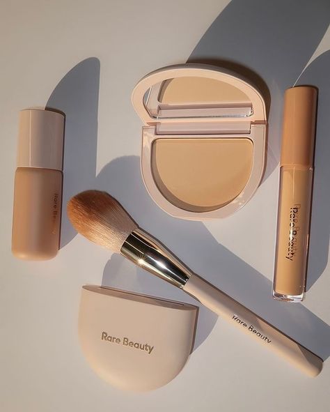 Rare Beauty by Selena Gomez | Blur, set and smooth complexion for a natural glow with this pressed powder pairing ⬇️ ✨Positive Light Tinted Moisturizer Broad Spectrum… | Instagram Rare Beauty Face Powder, Rare Beauty Pressed Powder, Rare Beauty Powder, Under Eye Brightener, Selena Gomez Makeup, Rare Beauty By Selena Gomez, Makeup List, Eye Brightener, Rock Chick