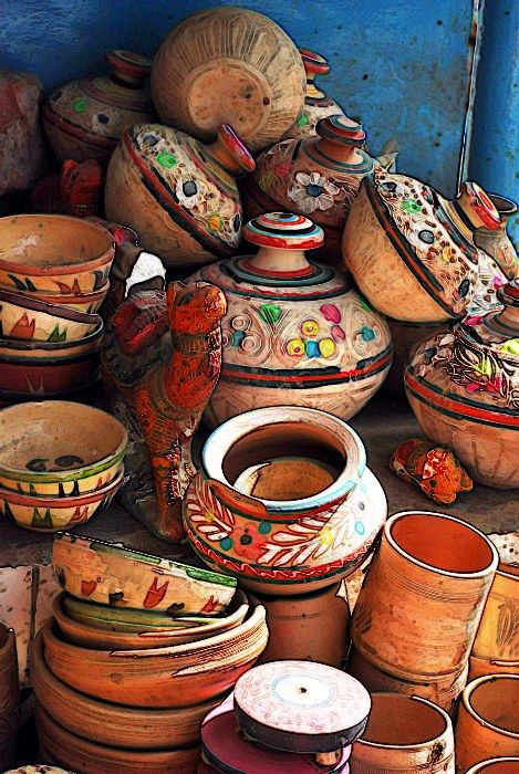 Pottery Design at Bhit Shah Shrine, Sindh, Pakistan Pakistan Art, Pakistani Art, Pakistan Culture, Beauty Of Pakistan, Pakistani Culture, Beautiful Pakistan, Mexican Pottery, Incredible India, Desi