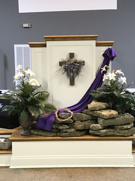 Easter Church Sanctuary decorations Easter Altar Decorations, Easter Church Flowers, Advent Church Decorations, Lent Decorations For Church, Sanctuary Decor, Church Sanctuary, Church Banners Designs, Church Christmas Decorations, Easter Decorations For Church