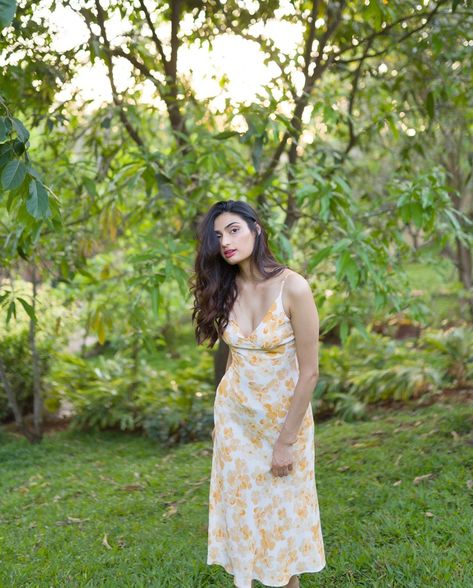 Athiya Shetty, Astronaut Wallpaper, Girl Gang, Bollywood Actress, Fashion Models, Halter Dress, Most Beautiful, Slip Dress, Actresses