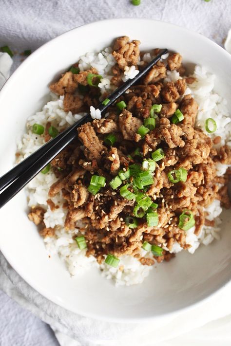 20 Minute Korean Ground Turkey Bowls Korean Ground Turkey, Ground Turkey Rice, Recipes With Ground Turkey, Turkey Bowls, Ground Turkey Recipe, Korean Beef Bowl, Turkey Rice, Turkey Bowl, Healthy Ground Turkey