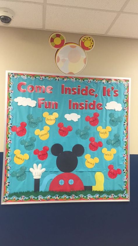 25 August Bulletin Board Ideas to Kick Off the Year Disney Bulletin Boards, Room Door Ideas, Toddler Bulletin Boards, Mickey Mouse Classroom, Mickey Mouse Crafts, Disney Themed Classroom, Birthday Board Classroom, Infant Classroom, School Door Decorations