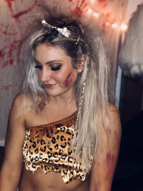 #Halloween #halloweenmakeup #costume #costumeideas #ideas #diy #diycostume #caveman #cavewoman Cavewoman Makeup Halloween, Caveman Costume Women, Cavewoman Hair, Cavewoman Halloween Costume, Cave Woman Makeup, Cavewoman Outfit, Cave Woman Halloween Costume, Caveman Makeup, Cave Women Halloween Costume