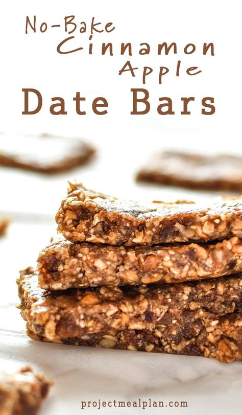 These No-Bake Cinnamon Apple Date Bars are naturally sweetened with dates and take just a few minutes to prepare - without heating up the oven! #healthysnacks #projectmealplan #snacks #naturallysweetened Baked Cinnamon Apples, Date Bars, Apple Bars, Cinnamon Apple, Baked Apples, Healthy Sweets, Protein Bars, Cinnamon Apples, Healthy Treats