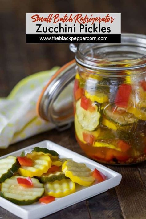 Refrigerator Squash Pickles, Pickled Things, Seeds Recipes, Zucchini Pickles, Yellow Zucchini, Pickled Okra, Pickles Recipe, Canning Pickles, Canning Ideas