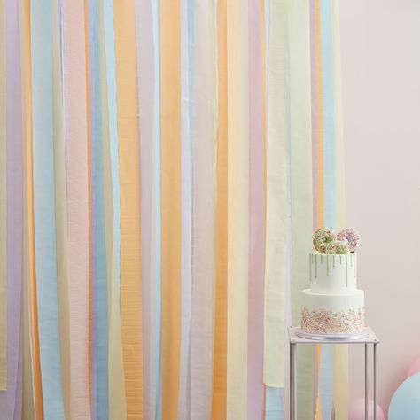 DIY photo backdrop ideas for the garden to take the best party snaps Pastel Party Decorations, Ceiling Streamers, Party Streamer, Hen Party Decorations, Rainbow Party Decorations, Streamer Backdrop, Diy Photo Backdrop, Pastel Birthday, Party Streamers