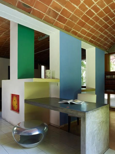 Absolument ! Le Corbusier's Keyboard of Colors, Eames Greige, and other hue symphonies. Le Corbusier Color Palette, Le Corbusier Painting, Le Corbusier Interior, Corbusier Interior, Empty Canvas, Charles And Ray Eames, Yves Klein, Robert Rauschenberg, Josef Albers