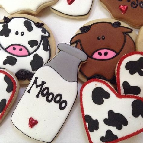 upload | Sweet Scene Bakery | Flickr Cow Cookies, Cookie Baskets, Farm Cookies, Cow Birthday Parties, Cow Baby Showers, Hot Cocoa Recipe, Cow Birthday, Animal Cupcakes, Animal Cookies