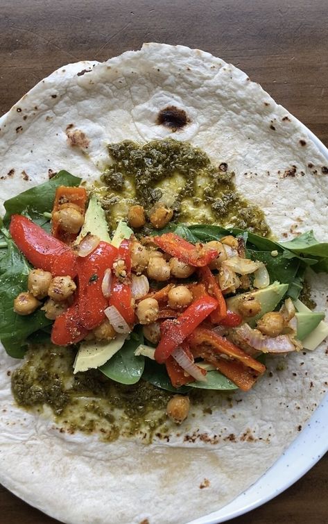 Veggie Pesto, Pesto Wrap, Vegetarian Wraps, Green Pesto, Vegan Wraps, Vegetarian Menu, Veggie Wraps, Vegan Pesto, Vegan Hummus