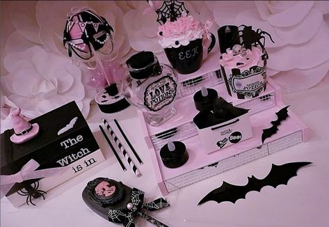 Pastel Goth Birthday Party, Pastel Goth Office, Pastel Goth Room Ideas, Goth Aesthetic Room, Pink Goth Room, Pastel Goth Room, Emo Room, Pastel Goth Decor, Fun Diy Halloween Decorations