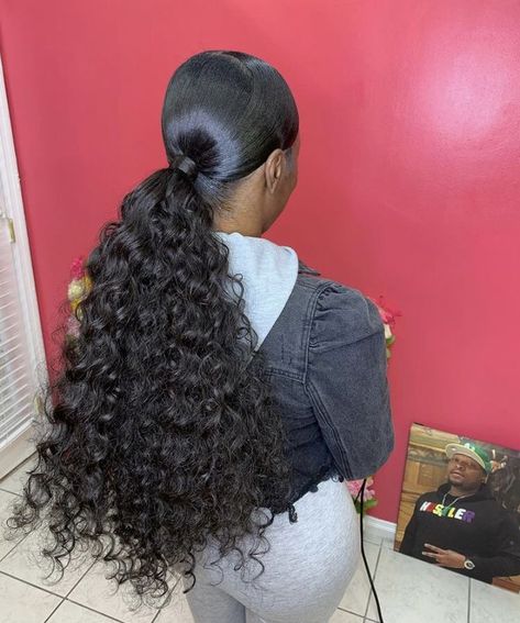 Middle Part Curly Ponytail, Slick Back Middle Part, Slicked Back Ponytail, Sleek Ponytail Hairstyles, Peekaboo Hair, Bubble Ponytail, Birthday Hairstyles, Curly Ponytail, Graduation Hairstyles