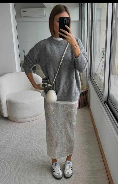 Casual Sequin Skirt Outfit, Sequin Midi Skirt Outfit, Sequin Skirt Outfit Casual, Silver Skirt Outfits, Samba Adidas Outfit, Sequin Skirt Outfit, Adidas Samba Outfits, Sweater Skirt Outfit, Samba Outfits