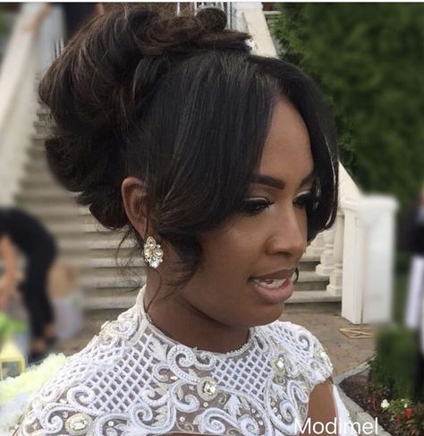 Gorgeous bridal hair inspiration - glamorous updo - black bride Bridal Hair Updo Black Women, Afro Bridal Hairstyles, Bun With Curls Hanging Down, Bridal Hair Black Women, Bridal Shower Hairstyles, Bridal Ponytail Hairstyles, Elegant Hairstyles For Black Women, Curly Bridal Hairstyles, Black Bridal Hairstyles