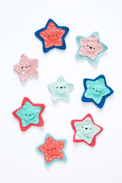 Make these fun magnets for the 4th of July, or any day you need some smiling stars on your fridge! Felt Fridge Magnets Diy, Felt Magnet, Happy Crafts, Patriotic Kids, Fun Magnets, Wild Olive, Handmade Charlotte, Magnet Crafts, Patriotic Crafts