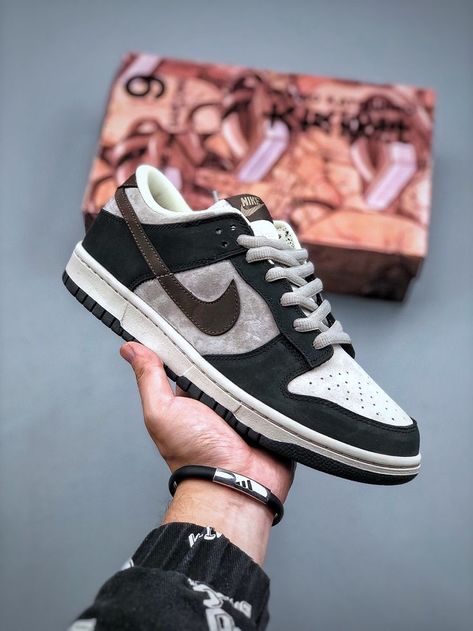 Otomo Katsuhiro x NK SB Dunk Low "Steamboy OST" LF0039-002 Nike Dunk Low Sb Outfit, Otomo Katsuhiro X Nike Sb Dunk Low, Sb Dunk Low Outfit, Sb Outfits, Nike Dunk Low Outfit, Sb Dunks Low, Otomo Katsuhiro, Custom Sneakers Diy, Nike Shoes Air Force