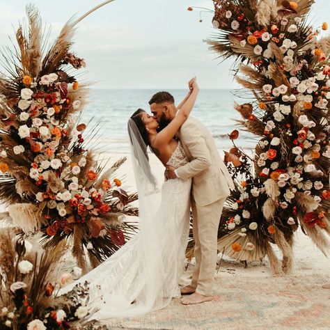 Costa Rica Photography, Dr Wedding, Civil Dress, Wedding Arch Ideas, Ideas Bodas, Costa Rica Wedding, Arch Ideas, Boho Beach Wedding, Wedding Ceremony Inspiration