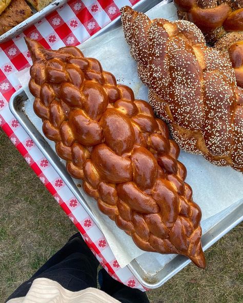 Classic Challah | Bengingi Challah Bread Recipe, Best Bread, Light Breakfast, Recipes From Around The World, Banana Cookies, Challah Bread, Pecan Cookies, Banana Oats, Never Go Back