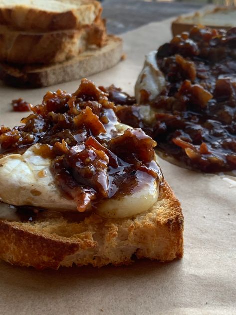 Bacon Jam Appetizer, Best Bacon Jam Recipe, Bacon Jam Recipe, Bacon Sauce, Recipes With Soy Sauce, Buttery Mashed Potatoes, Baked Goat Cheese, Whipped Goat Cheese, Easy Bacon