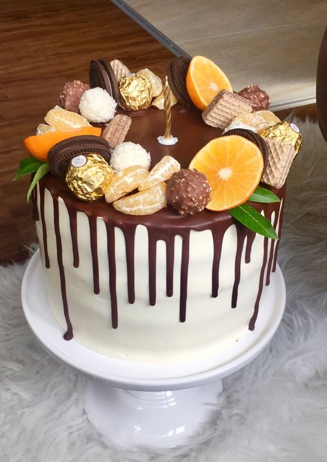 Chocolate Orange Cake Decoration, Orange Cake Decoration, Orange Birthday Cake, Cake Decorating Chocolate, Decorating Chocolate, Cake Orange, Interesting Cakes, Felt Cake, Orange Chocolate Cake