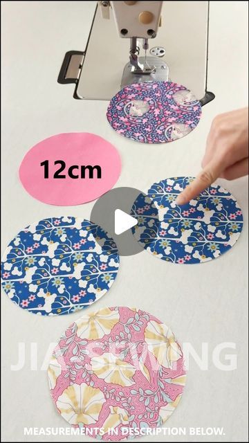 @jia.sewing on Instagram: "Coaster🌸✨ | DIY | Quick Sewing Tips No.107 #diy #sewing #sewingtips #sewingtipsandtricks #quicksewingtips #seamstress #tailor #jia-sewing   Measurements: 12cm" Handmade Fabric Purses, Coaster Diy, Sewing Measurements, Quilted Coasters, Diy Sewing Gifts, Fabric Crafts Diy, Sewing Cushions, Sewing Easy Diy, Fabric Christmas Ornaments Diy