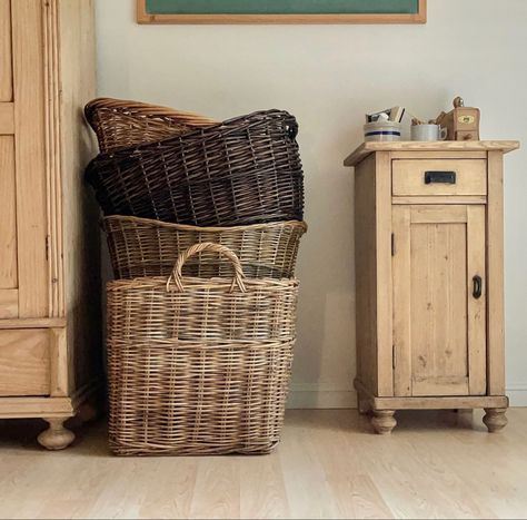 Vintage Baskets Decor, English Pine Furniture, English Cottage Laundry Room, Big Basket Ideas Decor, English Cottage Entryway, Large Basket Decor Ideas, Homemaking Aesthetic, 40s House, Cottage Laundry