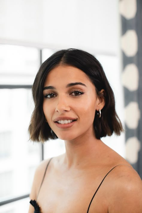 bob | bob haricut | french bob | side part bob | brunette bob | curly bob | curly french bob | flipped bob | naomi scott | italian bob | french girl style | cut my hair | hair cut | brunette inspo | hairstyle inspo | short hair inspo | short haircuts | wavy hair short Naomi Scott Short Hair, Naomi Scott Hair, Short Haircuts Wavy, Curly French Bob, Flipped Bob, Short Haircuts Wavy Hair, Hair Inspo Short, Bob Side Part, Bob Brunette