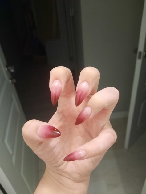 Vampire nails. Gradient Vampiric Nails, Vampire Aesthetic Nails, Halloween Vampire Nails, Grunge Nails Aesthetic, Nail Vampire, Vampire Acrylic Nails, Vampire Inspired Nails, Vampire Nails Acrylic, Marceline Nails