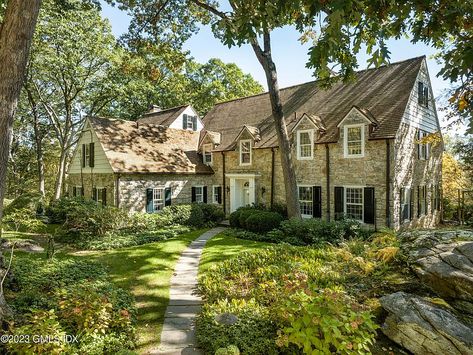 That is one heck of a pool! Seven acres in Connecticut. Circa 1936. $3,295,000 - The Old House Life Kitchen With Wet Bar, Room With Bookshelves, Connecticut Homes, House Generator, Greenwich Connecticut, Colonial Exterior, Hartford Connecticut, Wood Roof, Suburban House