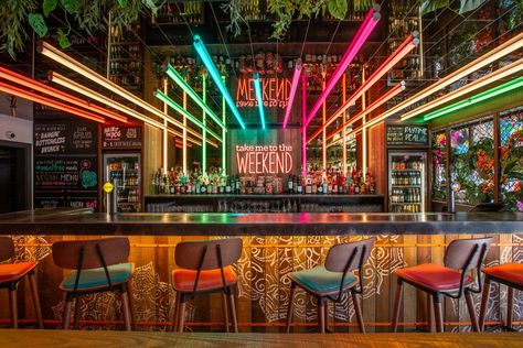 Instagrammable Interior, Funky Restaurant, Start A Restaurant, Interior Design Colorful, Mexican Restaurant Design, Mexican Restaurant Decor, Contemporary Restaurant, Colorful Restaurant, Cool Restaurants