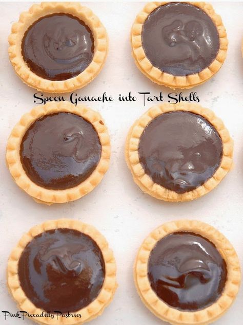 Pink Piccadilly Pastries: 5 Minute Chocolate Ganache Tarts Chocolate Tarts Mini, Ganache Tart, Mini Tart Recipes, Chocolate Tarts, Chocolate Tarts Recipe, Chocolate Ganache Tart, Tart Dessert, Dessert Bites, Pies Maker