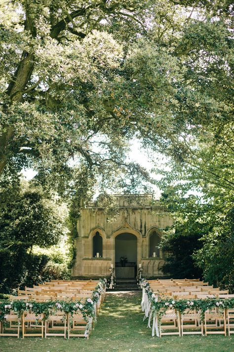 Outdoor English Wedding, Small English Wedding, British Garden Wedding, English Cottage Wedding, Family Chapel, Barnsley House, Pew Flowers, English Garden Style, Garden Wedding Bridesmaids