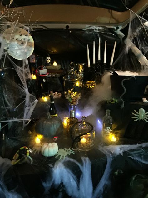 Trunk or treat- witch theme! Potions, spell books, candles, snakes, frogs and dry ice in cauldron for a spooky effect. Halloween Car Decorations, Trunk Or Treat Ideas, Spell Books, Treat Ideas, Witch Decor, Trunk Or Treat, Halloween Digital, Book Candle, Halloween 2017