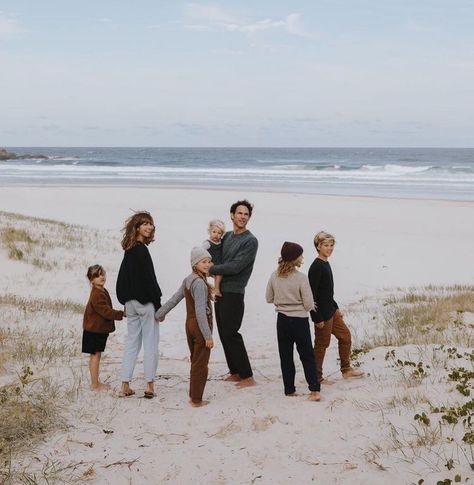 Courtney Adamo, Big Family Photos, Heal Your Soul, Foto Newborn, Christmas Posts, Fall Beach, Fall Family Photo Outfits, Beach Family Photos, Family Inspiration