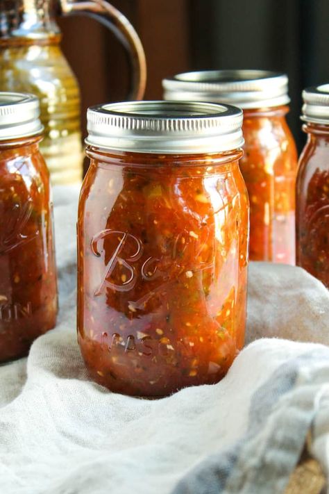 Fire Roasted Salsa Canning Recipe - the hungry bluebird Fire Roasted Salsa, Canned Salsa, Salsa Canning Recipes, Summer Salsa, Roasted Salsa, Grilled Roast, Canning Recipe, Salsa Recipes, Canning Tips