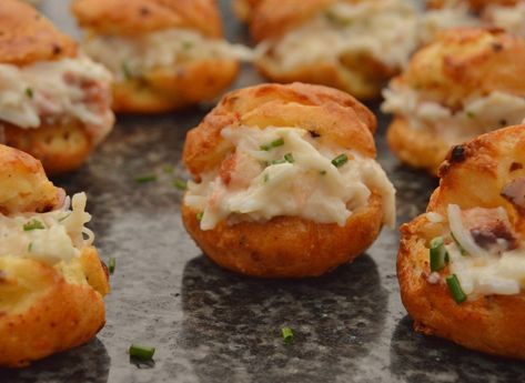 Warm crab choux bites – Phil's Home Kitchen Choux Buns, Choux Pastry, Pastry Recipes, Fruit And Veg, High Tea, Appetizer Snacks, Mayonnaise, Finger Foods, Appetizer Recipes