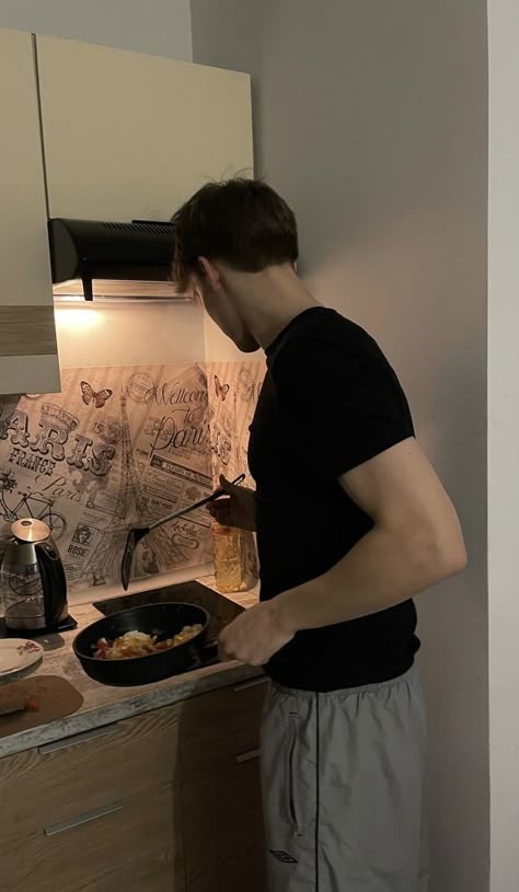 Two Male Friends Aesthetic, Man Cooking Aesthetic, Aesthetic Husband, Boyfriend Material Aesthetic, Future Boy, Types Of Boyfriends, Man Cooking, Husband Material, Gamer Boy