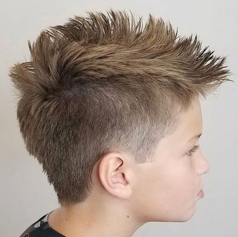 Boys Mohawk, Girl Mohawk, Fohawk Haircut, Long Mohawk, Spikey Hair, Mohawk Haircut, Boy Haircuts Short, Toddler Haircuts, Bella Hair