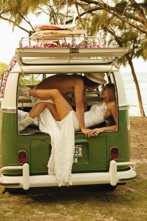 That Inspirational Girl Vw Camper Van, Hippie Party, Tori Praver, Combi Volkswagen, Vw Vintage, Hippie Van, Vw Porsche, Hippie Love, Vw T1