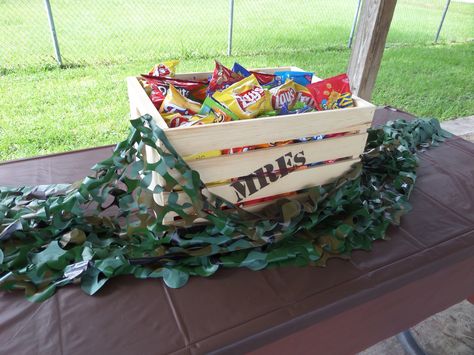 Cute wooden box idea Army Party Ideas For Adults, Call Of Duty Birthday Party Decorations Diy, Camo Centerpiece Ideas, Army Birthday Food Ideas, Diy Call Of Duty Birthday Party, Cod Birthday Party Call Of Duty, The Last Of Us Birthday Theme, Army Party Centerpieces, Army Birthday Party Ideas Decoration