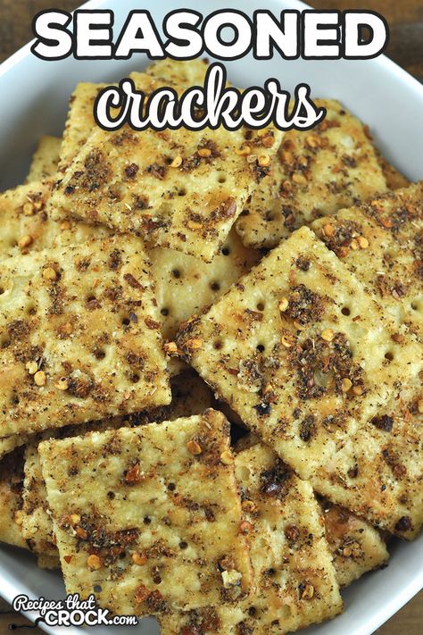 This Seasoned Crackers oven recipe is a quick and easy way to make up some yummy crackers to go with soup and more! Seasoned Saltine Crackers, Saltine Cracker Recipes, Spicy Crackers, Seasoned Crackers, Ritz Cracker Recipes, Creamed Corn Recipes, Oven Recipe, Lake Food Ideas Summer, Food Ideas Summer