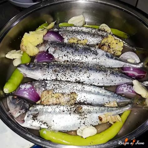 Paksiw na Galunggong Recipe: Delicious Fish vinegar dish Fish Recipe Filipino, Philippines Recipes, Filipino Foods, Bitter Gourd, Recipes Delicious, Filipino Dishes, Fish Recipe, Pinoy Food, Shrimp Recipe