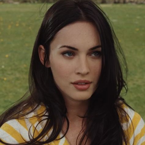 Megan Fox Young, Megan Fox Face, Megan Fox Jennifer's Body, Megan Fox Hair, Jennifer's Body, Megan Fox, Makeup Inspo, Dark Hair, Face Claims