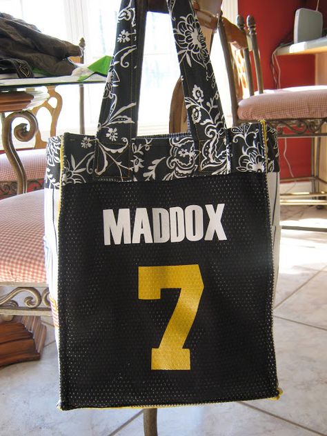 One Coal Hearted Family: For the LOVE of Baseball Mom's/WHAT a GREAT idea!!! Hockey Jewelry, Baseball Quilt, Football Moms, Baseball Sunglasses, Softball Uniforms, Fall Ball, Baseball Ticket, Baseball Bag, Mom Bag