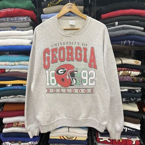 Vintage University of Georgia Bulldogs Football Sweatshirt Unisex Shirt tee Sooners Football, Georgia Bulldogs Football, Baseball Sweatshirts, Tiger Football, University Shirt, Vintage University, University Sweatshirts, Football Sweatshirt, Oklahoma Sooners