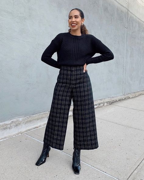 Wide Leg Boots Calves, Black Ankle-length Wide Leg Pants For Winter, Fitted Ankle-length Wide Leg Pants For Fall, Chic Wool Wide Leg Ankle-length Pants, Wide Leg Pants With Boots, Luxury Black Ankle-length Wide Leg Pants, Wide Leg Pants Outfit, Cropped Wide Leg Pants, Black Boots Tall