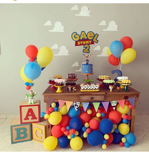 Toy Story Cake Table Ideas, Simple Toy Story Party, Tou Story Birthday, Toy Story Backdrop Ideas, Toy Story 3rd Birthday Party, Toy Story Party Decorations, 2nd Birthday Party For Boys, Toy Story Baby, Toy Story Theme